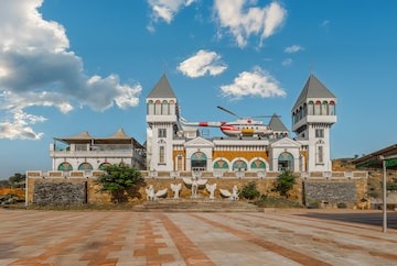 CLARKS RESORT – THE ARCHI’S CASTLE